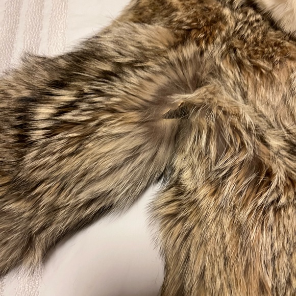 Luxurious Fur Coat - Picture 5 of 6